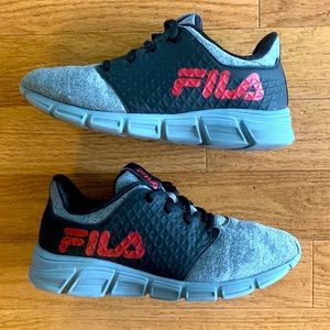 FILA Boys Sneakers Shoes Big Boys Size 4